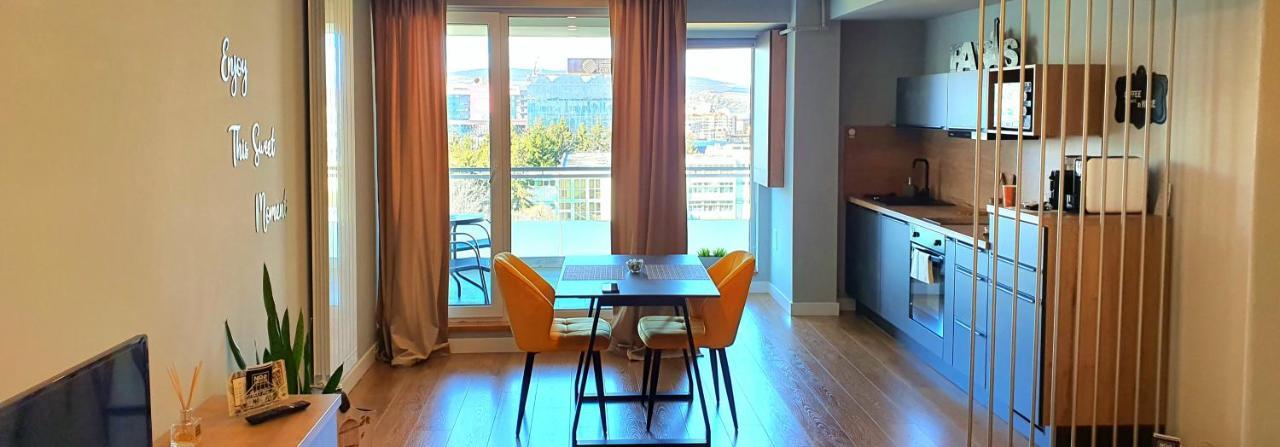 Eriss Studio Suite - Ozone Building Apartment Cluj-Napoca Ngoại thất bức ảnh