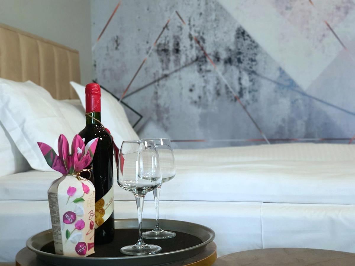 Eriss Studio Suite - Ozone Building Apartment Cluj-Napoca Ngoại thất bức ảnh