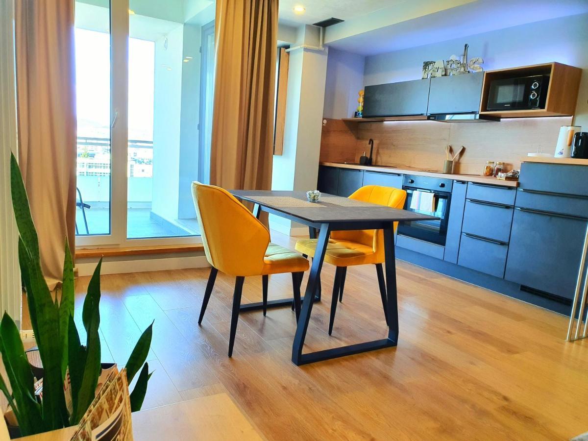 Eriss Studio Suite - Ozone Building Apartment Cluj-Napoca Ngoại thất bức ảnh