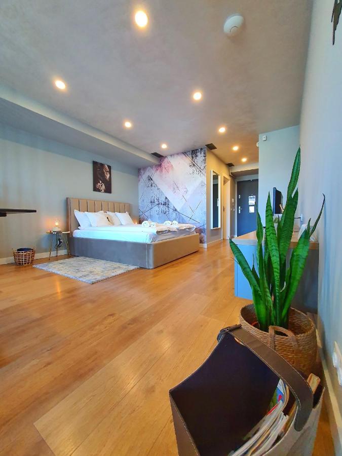 Eriss Studio Suite - Ozone Building Apartment Cluj-Napoca Ngoại thất bức ảnh