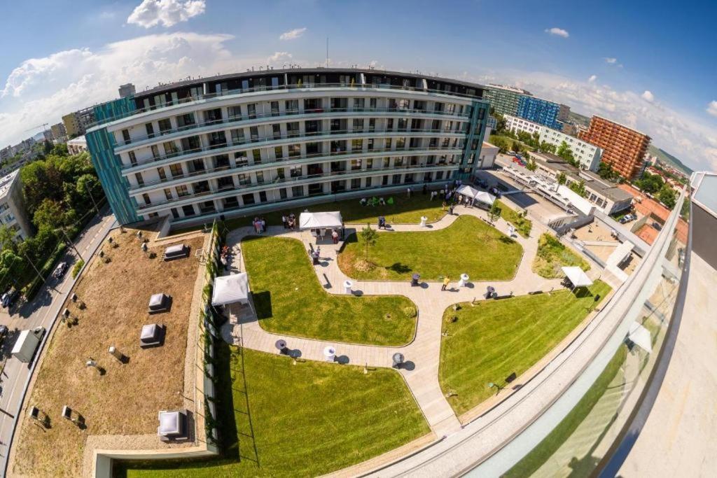 Eriss Studio Suite - Ozone Building Apartment Cluj-Napoca Ngoại thất bức ảnh